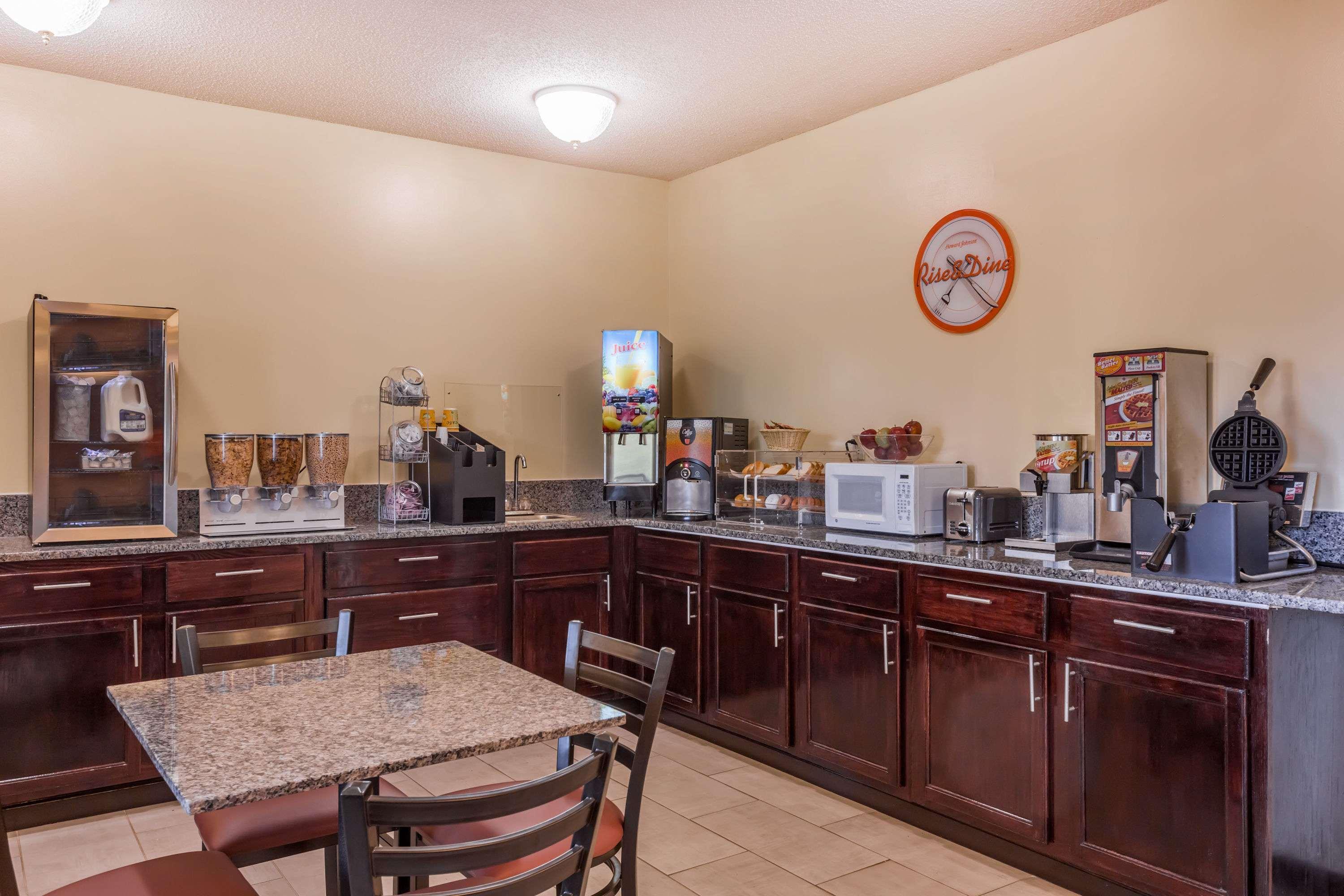 Howard Johnson By Wyndham Spartanburg Expo Center Bagian luar foto
